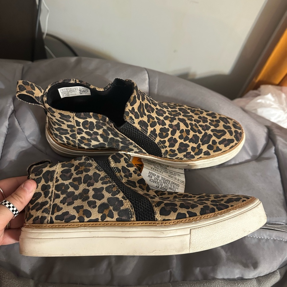 Tom’s Leopard Print Slip-On Sneakers
